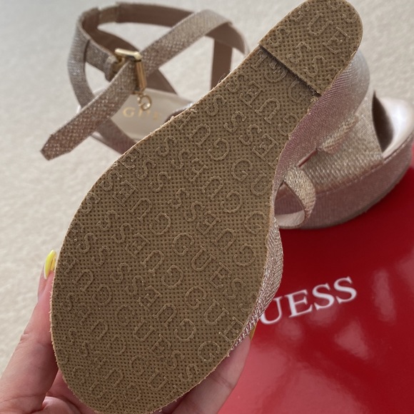 Guess gold sandal - Picture 3 of 4